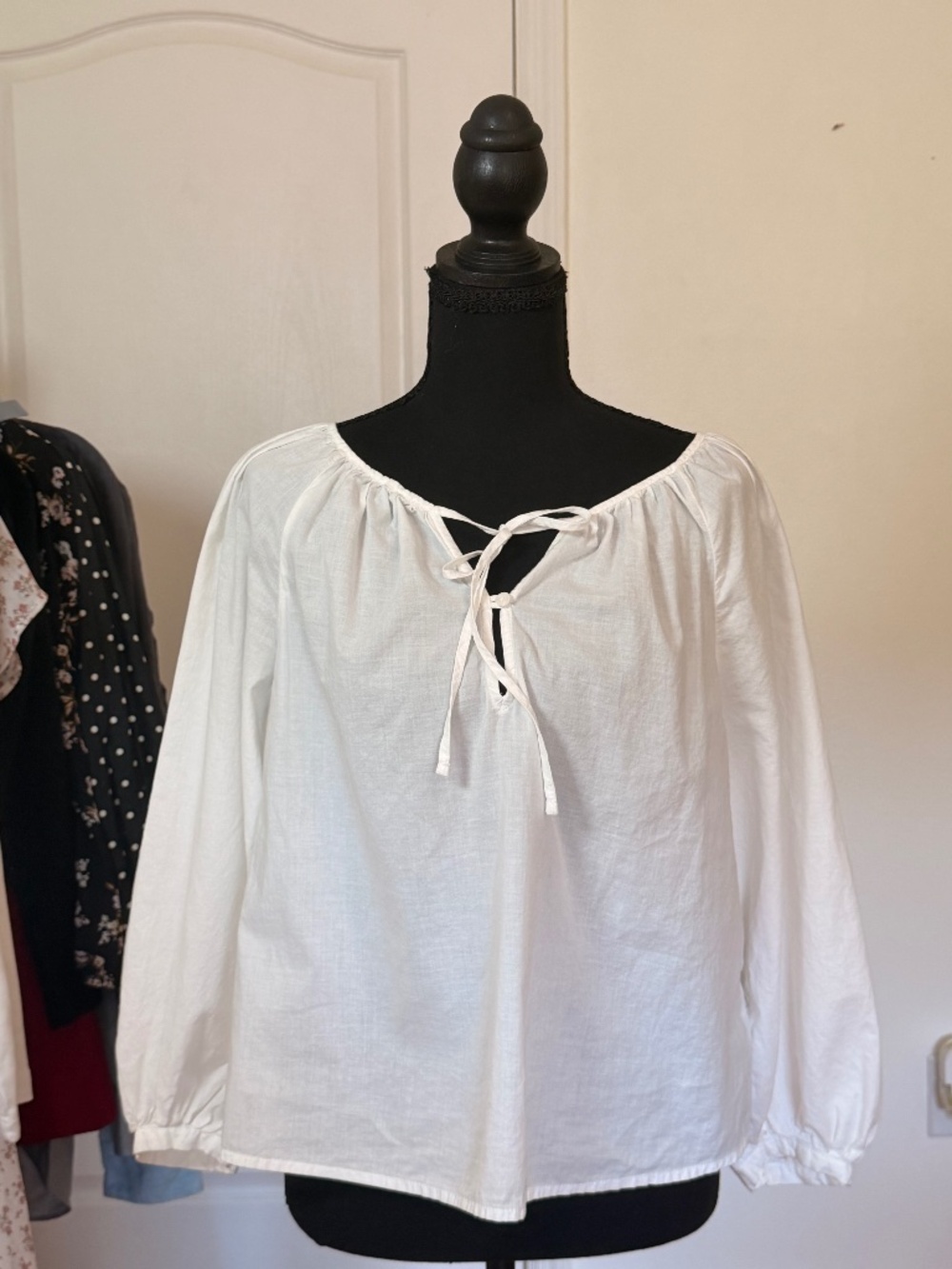 Universal Thread White Cotton Peasant Blouse Tie Front Boho Cottagecore XS